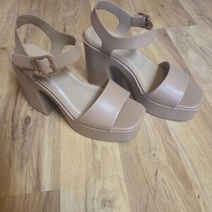 Elegant Beige Platform Sandals
